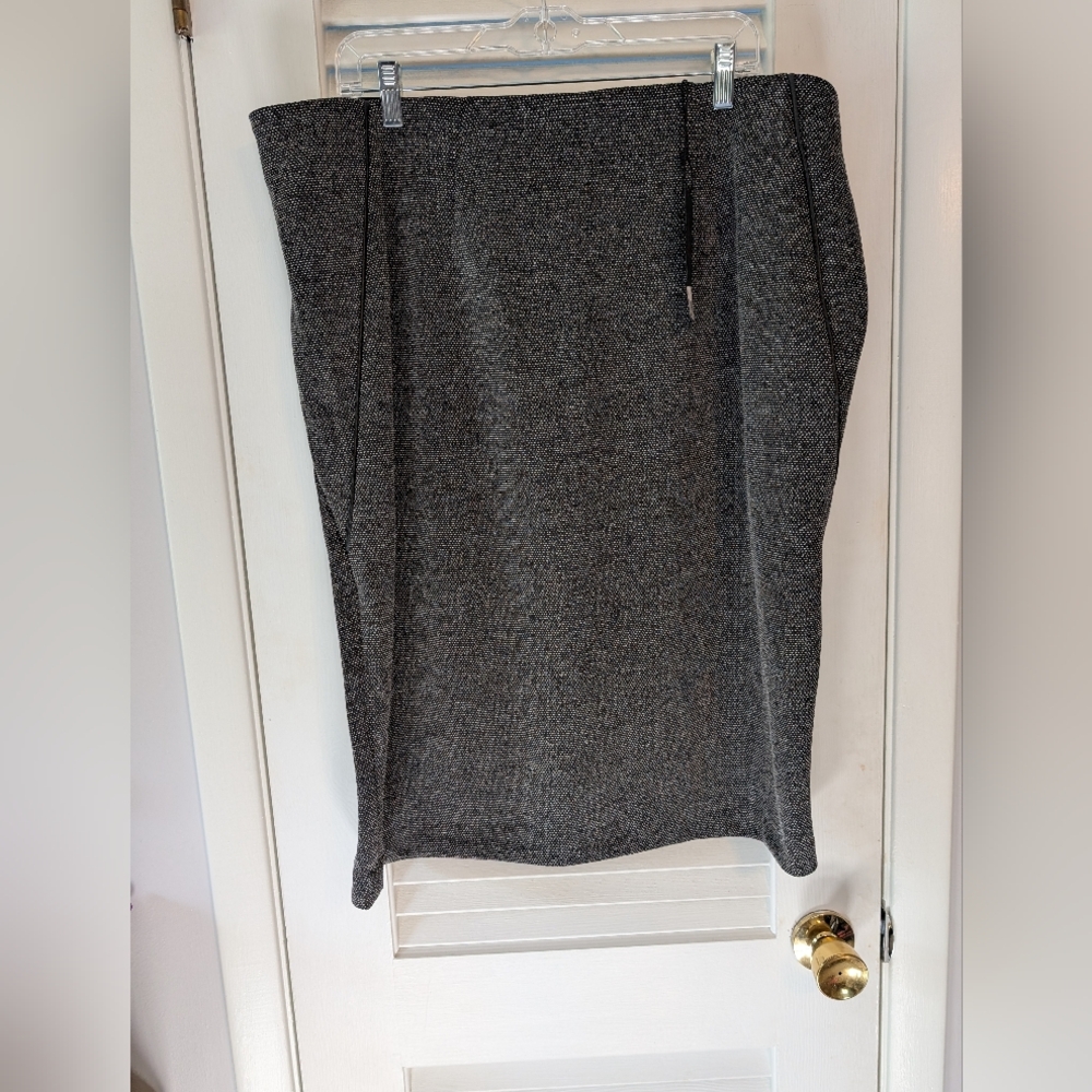NWT Lane Bryant Ponte Skirt Size 22 Black And White  Straight Stretch Retail $69